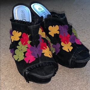 Rouge Helium Black Suede Wedges